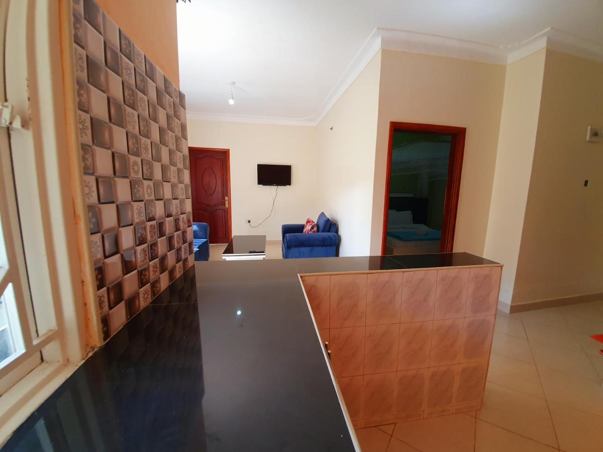 Airport Unique Hotel Entebbe Exterior photo